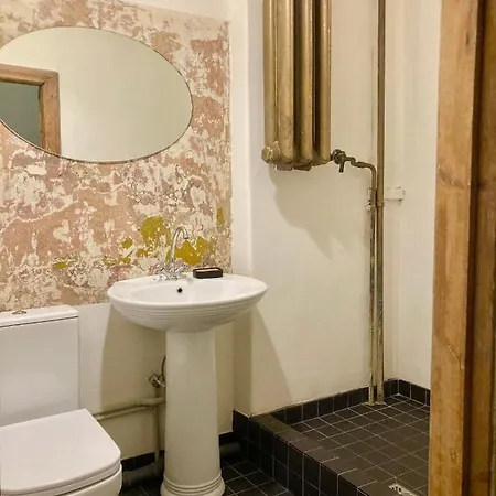 Cozy 1 Bedroom In The Center Of Appartamento